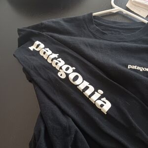 Patagonia Black Spell Out Long Sleeve Crewneck Top Fall Base Layer Outdoor S